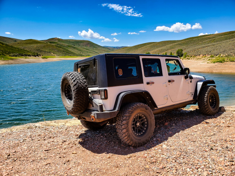 2008 Jeep JKU with Hankook DynaPro MT2 tires