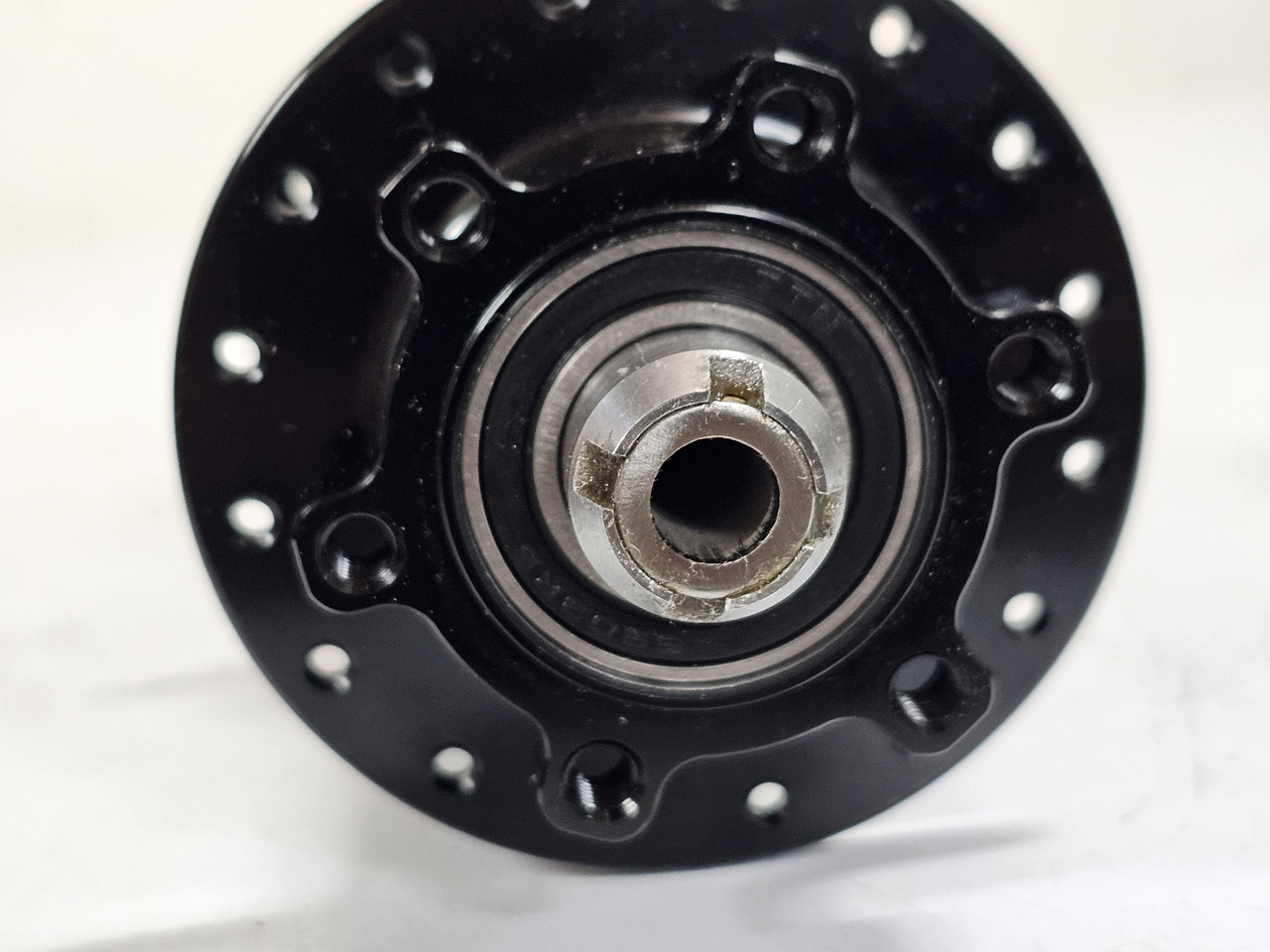 SRC Hub with 12mm steel tubing inserted